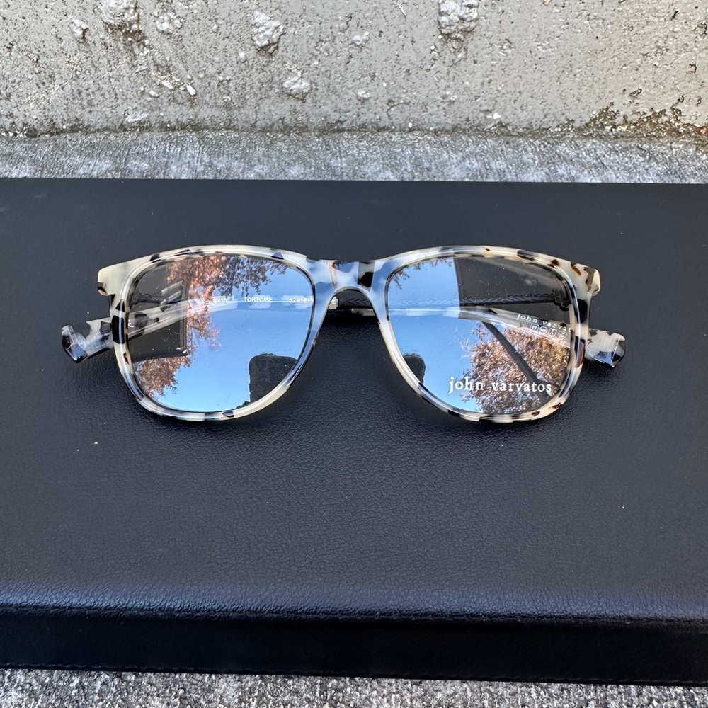 John Varvatos V418 52-18-145 Tortoise Glasses